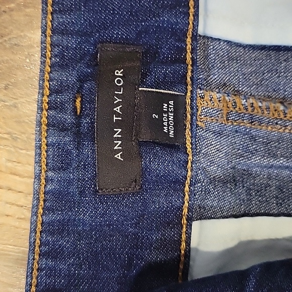 Wide-Leg Jeans - Picture 2 of 3